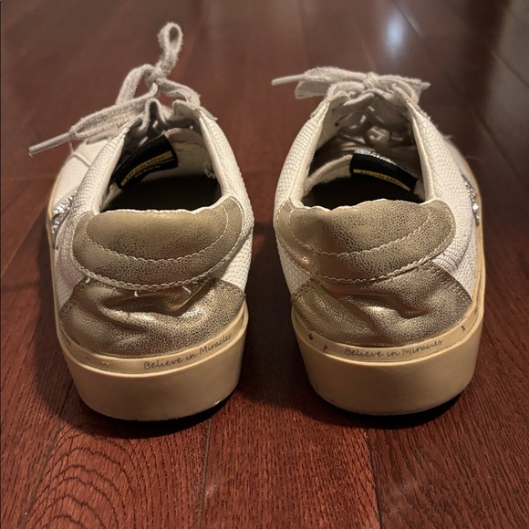 MiiM White Sneakers with Silver Star Accent Women’s Size: 6.5 - Picture 5 of 6